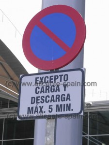 Parking prohibited at Departures Area Alicante Airport